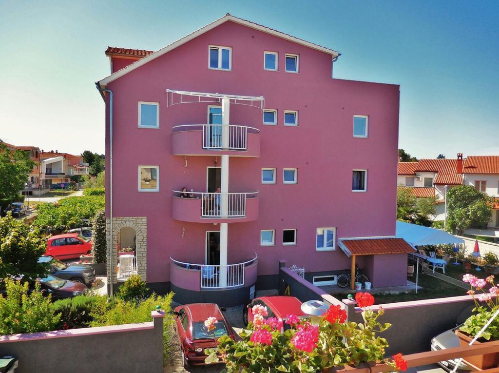 Apartments & Rooms Nikolic Fažana Exterior foto